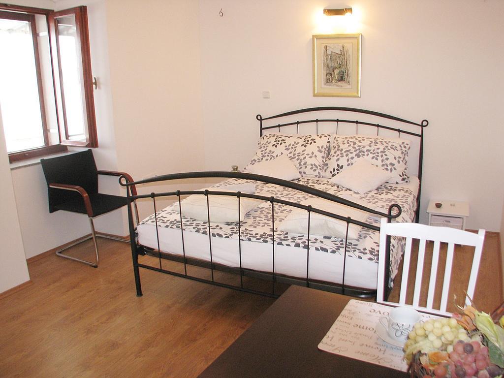Apartment Noa Kaštel Kambelovac 部屋 写真